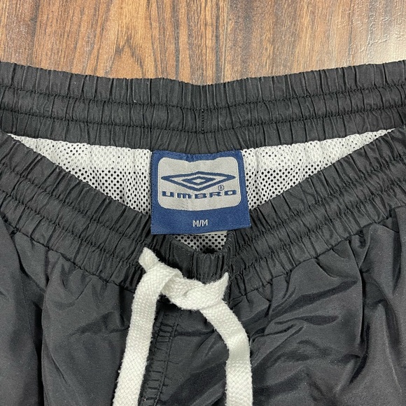 VINTAGE UMBRO SHORTS - Picture 4 of 5
